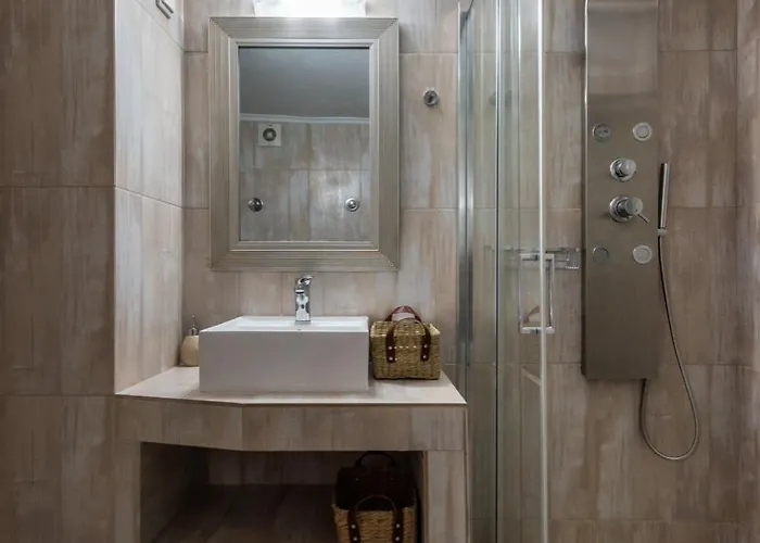 Anemi Apartman Adámasz